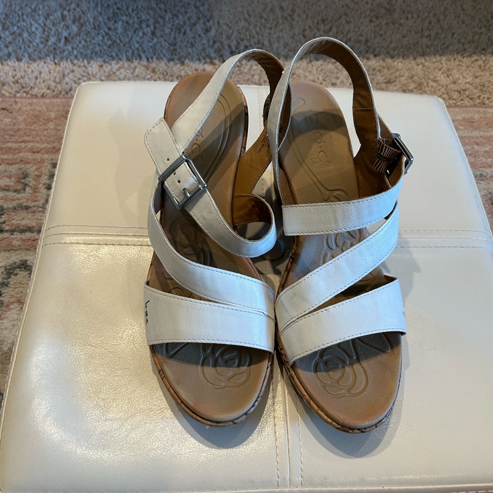 B.O.C White Leather Wedge Women's Sandals, Size 9
